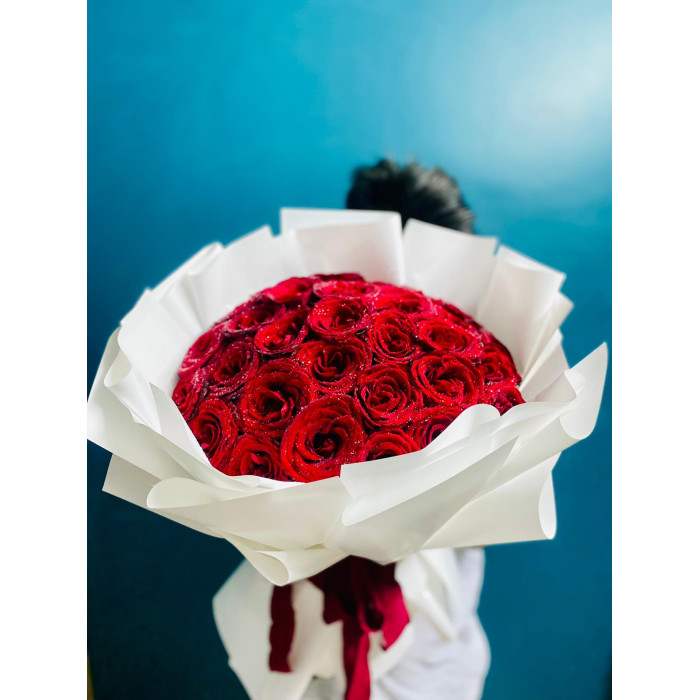 50 or 100 Roses Scarlett O’Hara” Bouquet – Luxurious Floral Arrangement — unique bouquets for any occasion