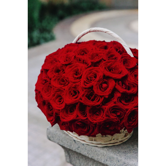 50 or 100 Red Roses in a Basket Magnifique” – Romantic Flower Bouquet — luxury bouquets to your taste