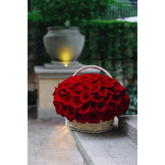 50 or 100 Red Roses in a Basket Magnifique” – Romantic Flower Bouquet — luxury bouquets to your taste