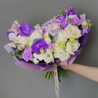 Bridgerton” Flower Mix Bouquet – Classic and Timeless Flower Arrangement