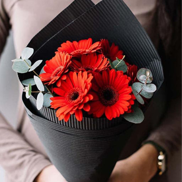Букет из красных гербер "Кровавая Мэри" для мужчины, букет для него — свежие букеты на любой случай