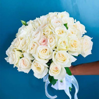 Mono” Rose Bouquet – Perfect for Any Occasion