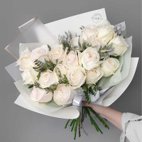 Congratulation” Bundle of Roses – Express Your Joy and Best Wishes